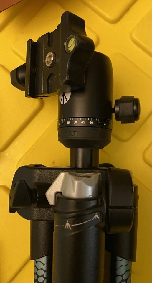 Manfrotto Element MII Aluminum Tripod in Black and Blue - Image 4 of 4