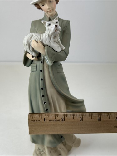 Home Interior "Melanie & Shea" Figur elegante Dame mit langem Mantel, Hut & Hund 2004 - Bild 15 von 16