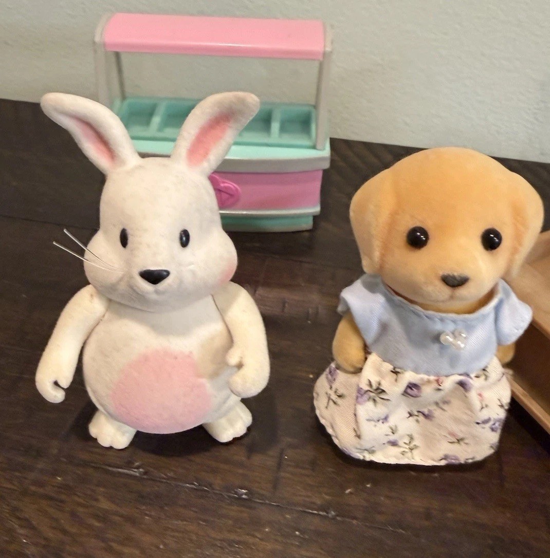 Little Li'l Woodzeez Lil Hoppingood White Bunny Figures Family 9