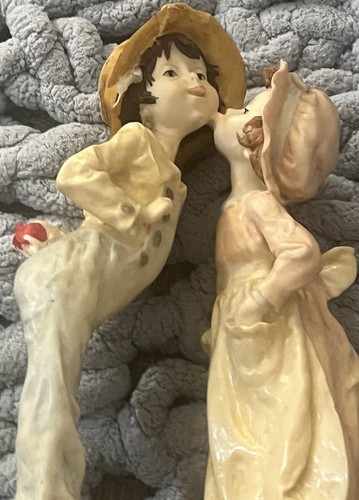 Estatuilla bisque beso niña y niño de colección Giuseppe Armani - Imagen 2 de 22