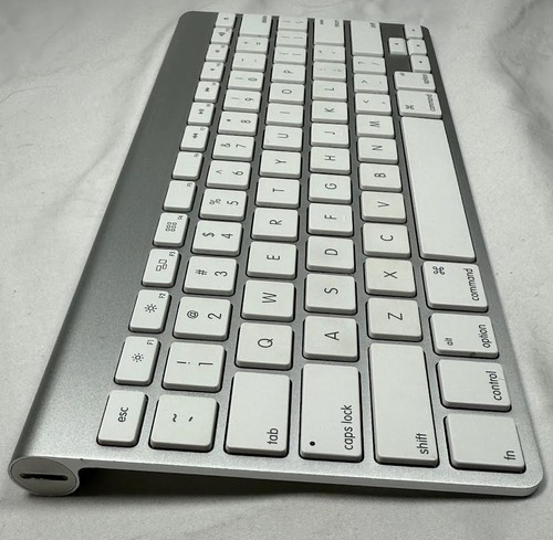 GENUINE Apple Wireless Bluetooth Keyboard A1314 Mac Aluminium - Tested - Picture 2 of 5