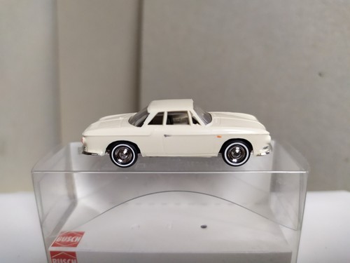 VW Karmann Ghia 1600 Coupé . Marfil . Busch 45802 . Escala 1/87 - Imagen 2 de 7