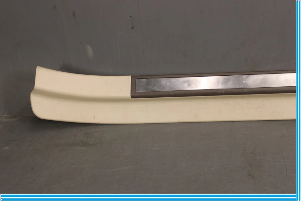 02-10 Lexus SC430 porta frontal direita do passageiro lateral placa de arranhão acabamento OEM - Imagem 4 de 4