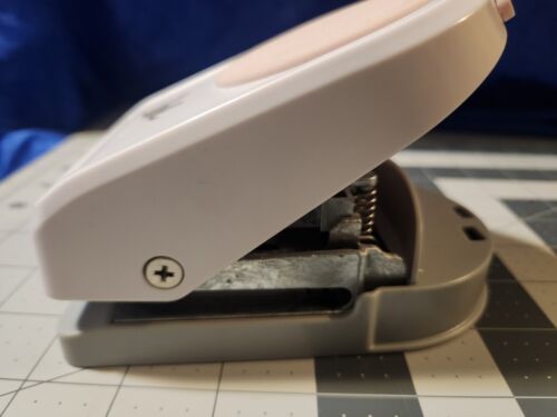 Fiskars Decorative "Love" Paper Hole Punch - Picture 3 of 9