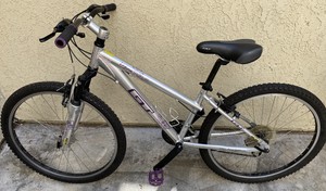 gt laguna 26 women's mountain bike
