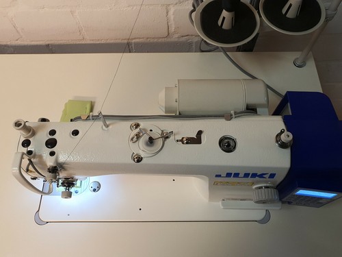 Máquina de coser industrial JUKI DDL7000A-7 SNB cortadora de hilo completamente automática NUEVO - Imagen 12 de 12