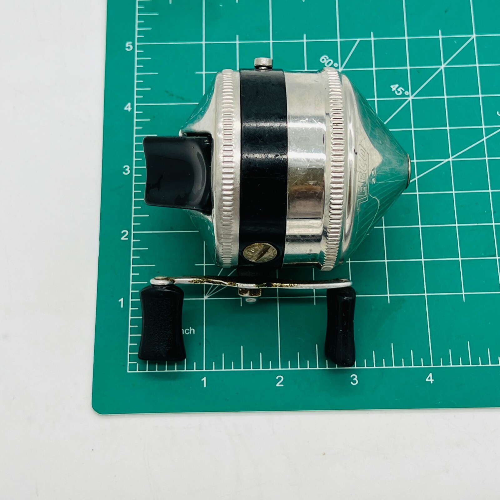 Vintage Zebco 33 Metal Foot  Spincast Reel Chrome Made in USA EXC✔
