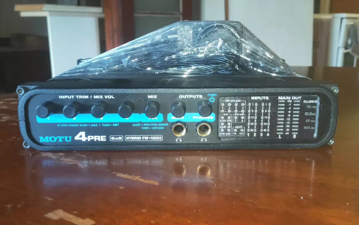 Motu 4PRE 6x8 Hybrid FW-USB2 - Compact Audio Interface - 4 Mic Digital Mixer