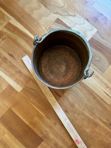 Vintage 1940s Handmade Solid Copper Bucket Cauldron pot w/ Brass Handle 7"D x5"H - Picture 2 of 7