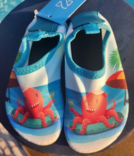 Zapatos de agua para niños TALLA 8/8,5 pulpo, suela de goma, playa, piscina hogar, nuevos con etiquetas - Imagen 2 de 6