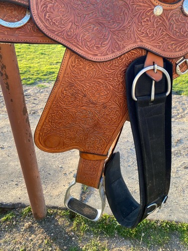 Circle Y show saddle 16 seat - Picture 4 of 9
