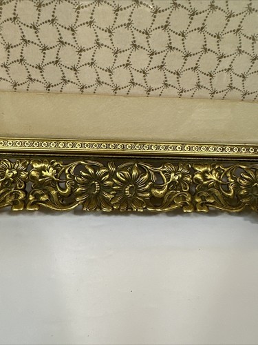 Antqiue Ormolu Ornate Picture FRAME Reticulated DAISIES Table Wall - Picture 3 of 23