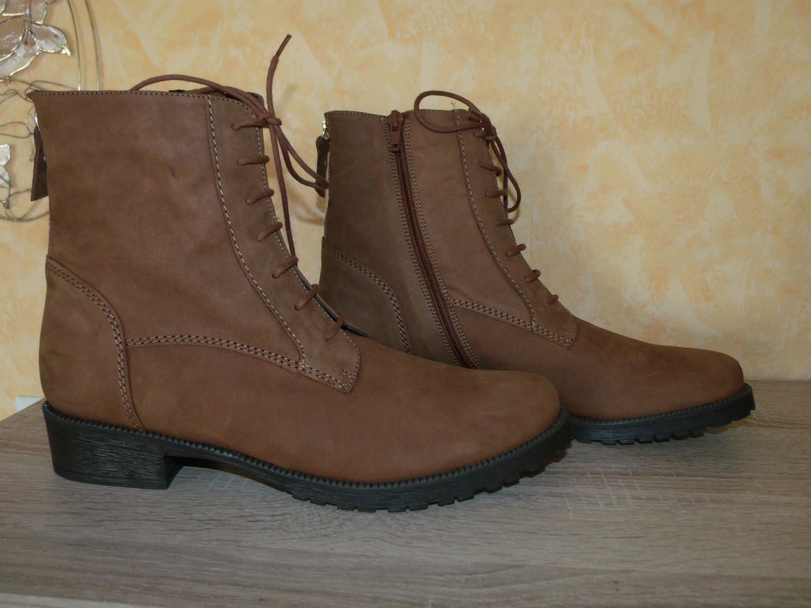 Halbstiefel Stiefelettte mit RV NEU Gr. 42 & F in cognac & 42 weichem Nubukleder 48c8dc Halbstiefel Stiefelettte mit RV NEU Gr. 42 & F in cognac & 42 weichem Nubukleder 48c8dc