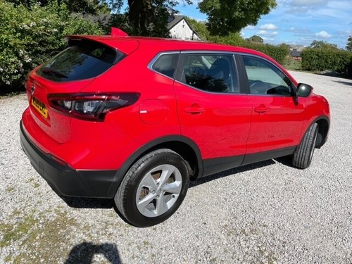 2020 Nissan Qashqai 1.5 dCi Acenta Premium + DIESEL + 6 SP + 47K FSH + NAV + CAM - Picture 3 of 22