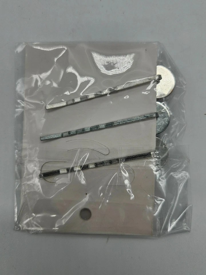 Conjunto de 3 alfinetes de cabelo Pokemon Pikachu Charmander Bulbasaur acessórios novo - Imagem 4 de 4