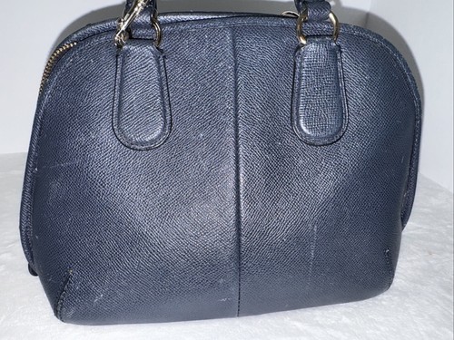 Cartera Coach Prince Street - Cuero Guijarro Azul Marino Herrajes Dorados Asas - Imagen 7 de 9