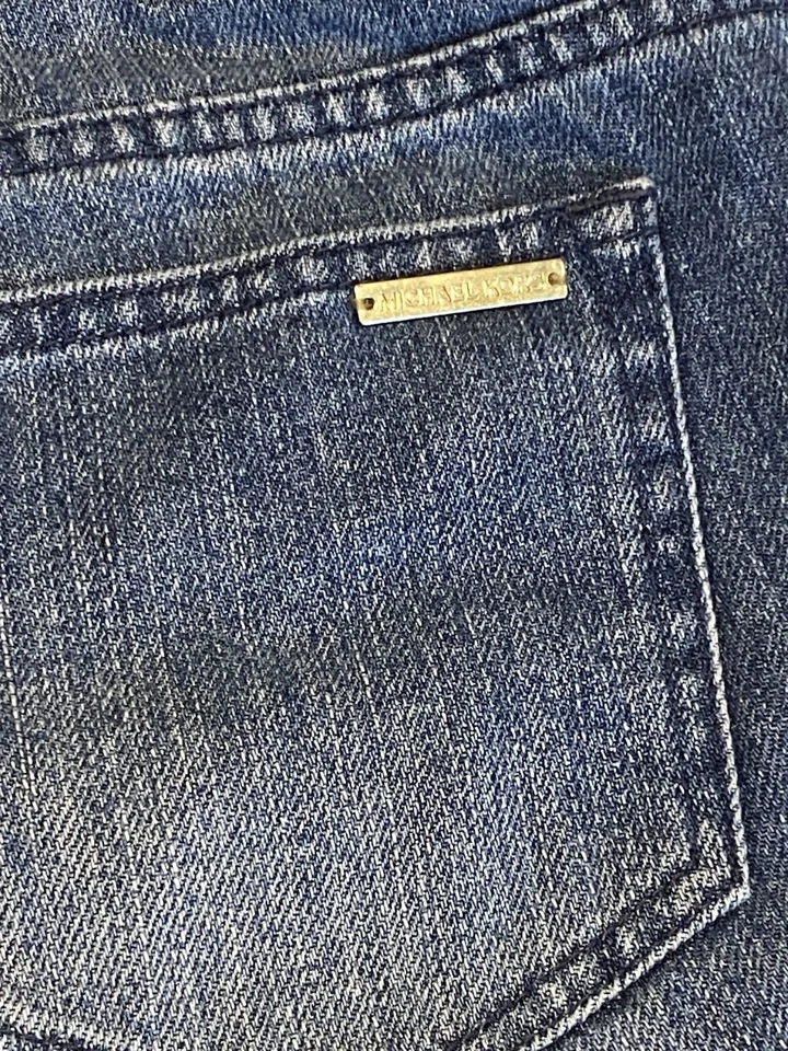 Pantalones cortos de mezclilla Michael Kors con dobladillo crudo lavado medio talla 6 para mujer Foto 4 de 4