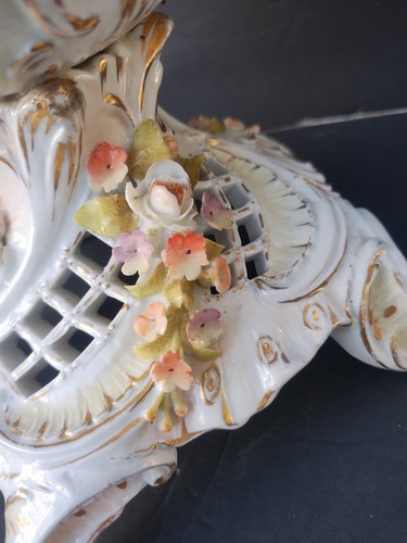 Meissen Porcelain Oil Lamp Conversion To Electric - Picture 6 of 21