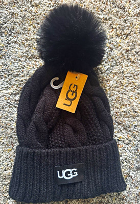 UGG Black Knit Beanie Hat Pom Pom Logo Patch Women s One Size Stretch