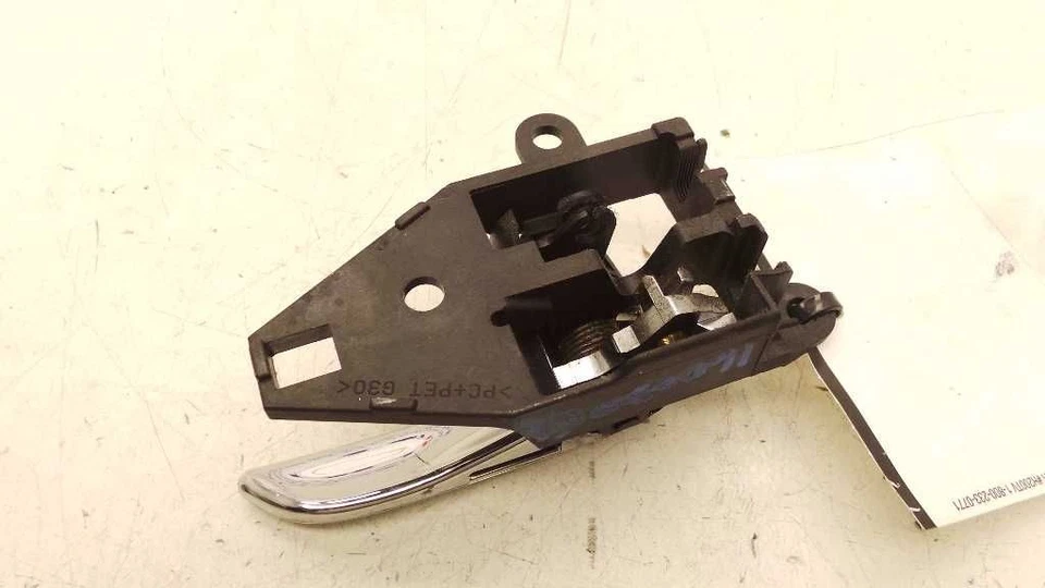 Toyota Celica GT 2002 lado del conductor manija de puerta interior delantera  Foto 3 de 4