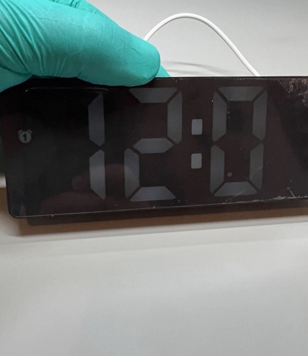 Digital Alarm Clock Large LED Screen Easy Read & Set Up Time Date 12/24H Display - Picture 19 of 24