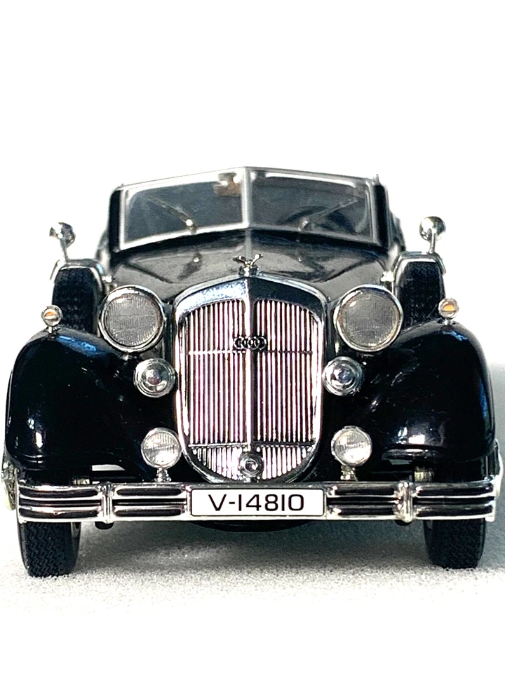 Minichamps 1938 Horch 853 Cabriolet scale 1:43 INV# 3688 - Image 2 of 4