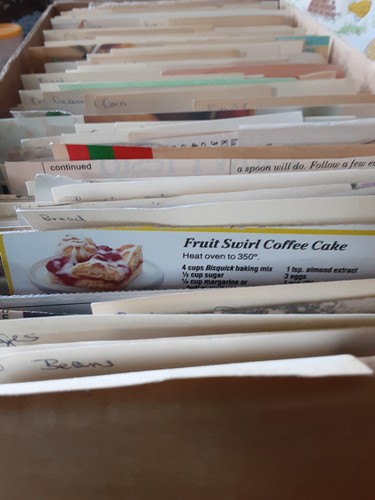 Schuhkarton mit organisierten Rezepten wenige handgeschrieben die meisten aus Zeitschriften geschnitten Vintage in PA - Bild 2 von 3
