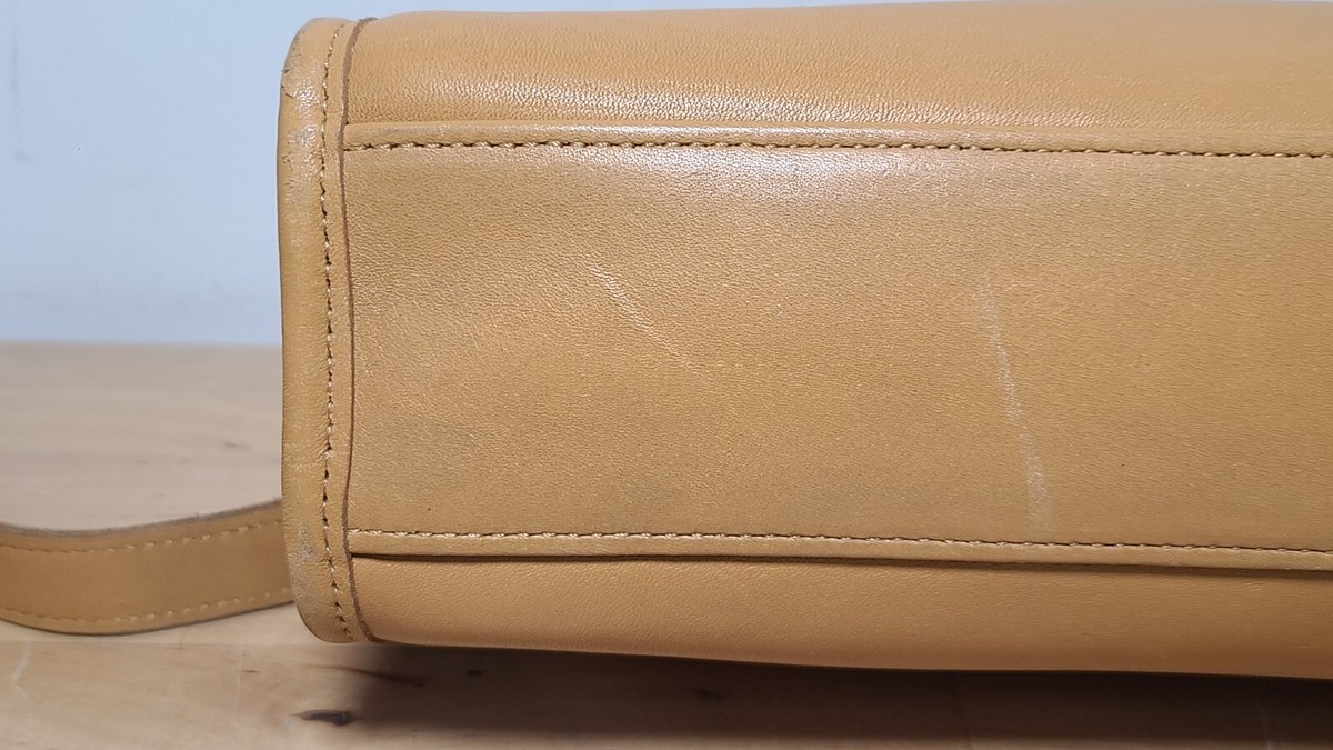 Vintage Coach Court Camel Tan Leather Shoulder Bag Crossbody Vintage Coach Court Camel Tan Leather Shoulder Bag Crossbody