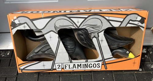 NEW PAIR VINTAGE BLACK FLAMINGO LAWN ORNAMENTS ZOMBIE HALLOWEEN LAWN ART - Picture 2 of 11