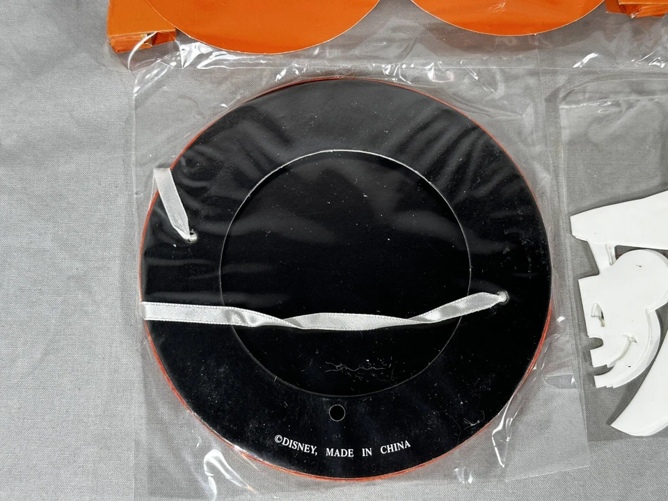 Mickey Mouse Fiesta de Halloween en una Caja Disney Decoración Linternas Panal Bolas Foto 4 de 4