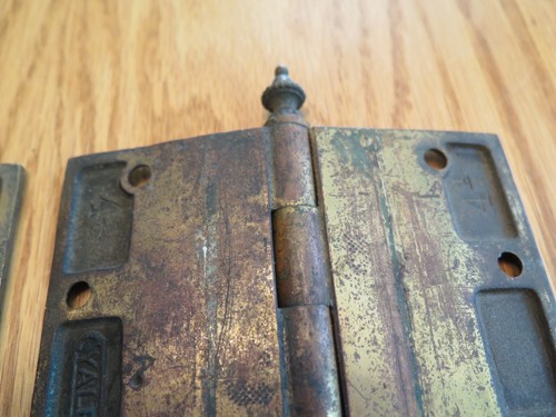 Antiguo juego de 2 culatas de puerta de latón vintage YALE 4-1/2" VIDEO - Imagen 10 de 17