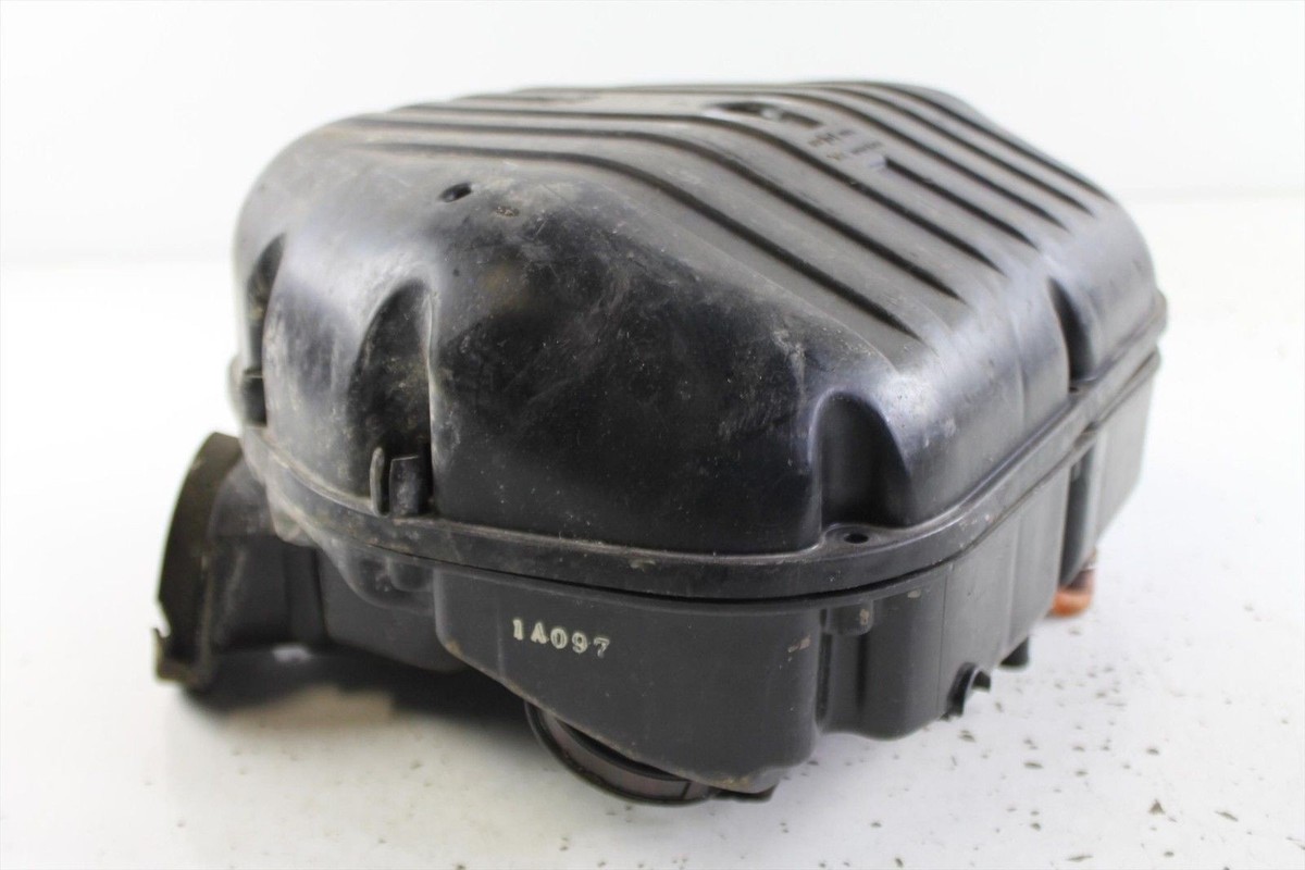 2001 SUZUKI GSXR 750 AIR BOX FILTER HOUSING DUCT INTAKE AIRBOX OEM