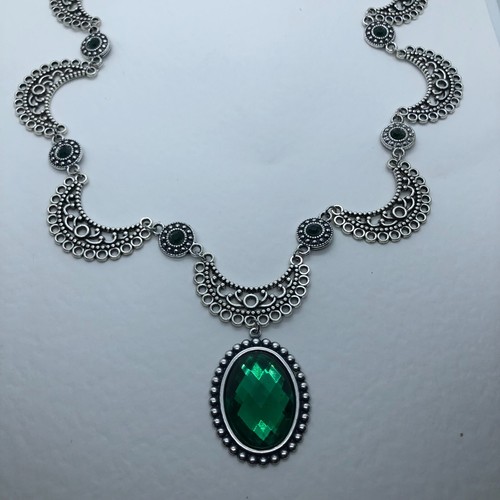 IMPRESIONANTE COLLAR CHAPADO EN PLATA DE FILIGRANA FESTONEADA ESTILO VICTORIANO verde intenso - Imagen 3 de 6
