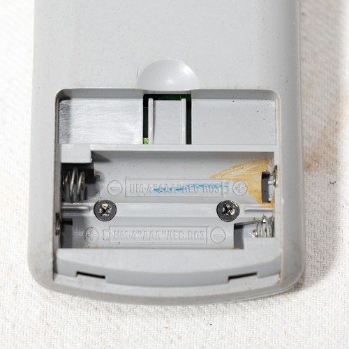 Samsung BN59-00454 TV Remote Control - Genuine - Tested! Missing Battery Cover - Picture 4 of 4