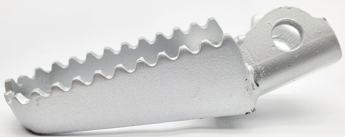 NEW KAWASAKI 88 KDX200 RIGHT SIDE FOOTPEG FOOT PEG STEP ASY NOS