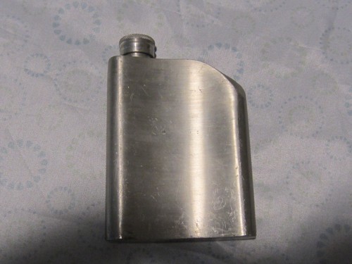 Heavy Duty Vintage Siam Pewter Flask - Picture 6 of 6