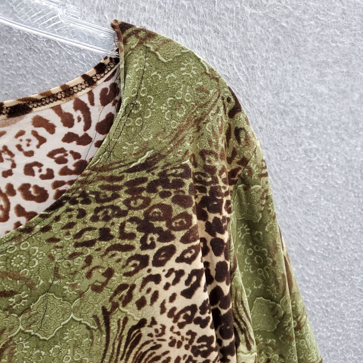 Suzie in the City Women Top XL Green T-Shirt Vintage Leopard