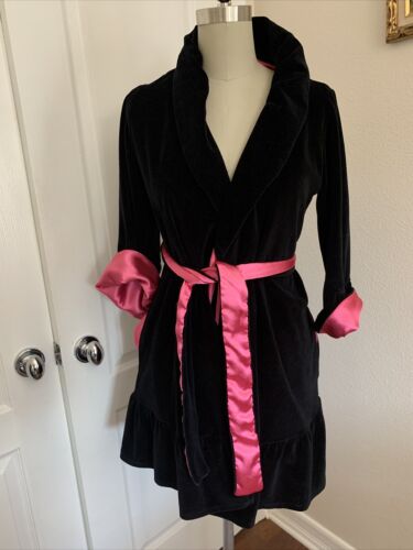 betsy johnson robe black and fuschia size small - image 1