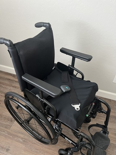 2017 TiLite Aero X Series Rigid Ultralight Wheelchair Aluminum/Titanium 17”x14” - Picture 14 of 22