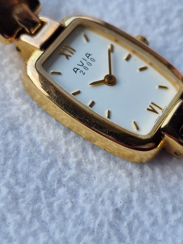 Avia 2000 Vintage Retro Ladies Gold Plated Quartz Watch White Dial - New Battery - Picture 4 of 14