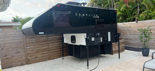 New Listing2018 Camplite Truck Camper 6.8