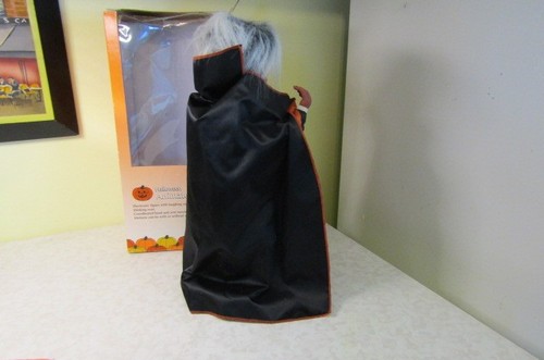 Vintage Rennoc HALLOWEEN Vampire Dracula Animated & Lights Up 18" Decor Q3 - Picture 7 of 8