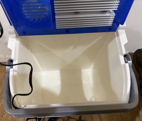 Elektrische Kühlbox Kühlbox Silber Blau Weiß Guter Zustand Autoladegerät.  - Bild 5 von 6