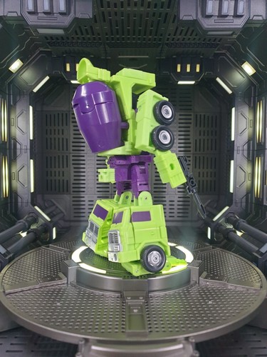 Transformers Studio Series 86 G1 Mixmaster - Picture 3 of 10