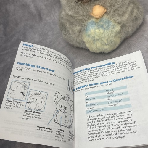 Furby Emoto-tronic Sleepy Grey & Blue FUNZIONANTE Tiger Electronics 2005 con manuale - Foto 12 di 21