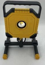 Intertek Portable Work Light, Model 6335, 120 Vac, 60 Hz, 45 W. {LL}.