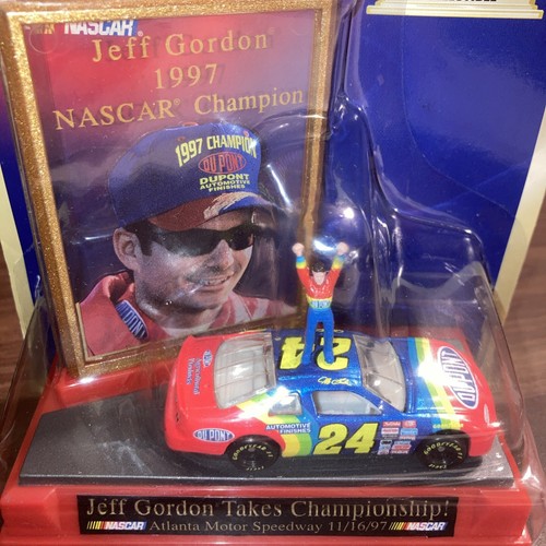 Jeff Gordon NASCAR Champion 1:64 Diecast Display