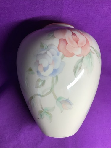 LENOX Classic Chatsworth Vase Roses 24K Gold Trim USA 718 - Picture 7 of 7