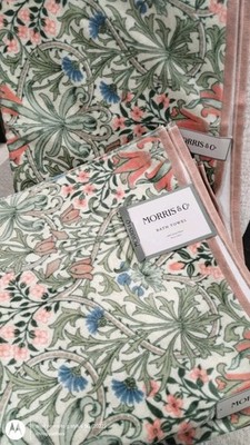 William Morris 2 WOODLAND WEEDS BATH TOWELS Luxury Velour pink Beach Pool NEW
