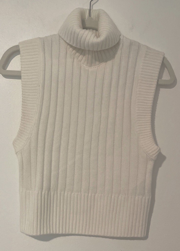 Forever21 Cream Sweater/Turtle Neck Tank Sleeveless Women’s Size S